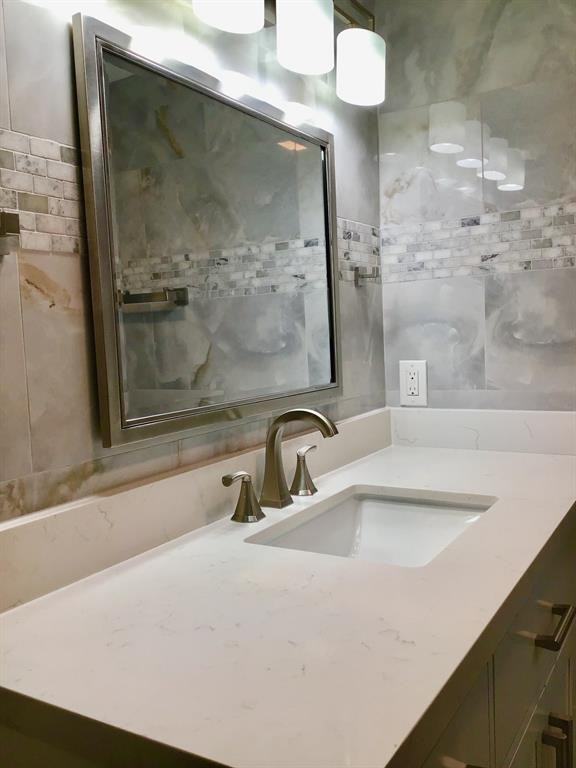 1004 Newcastle A #1004-1004 - Photo 7 of 39