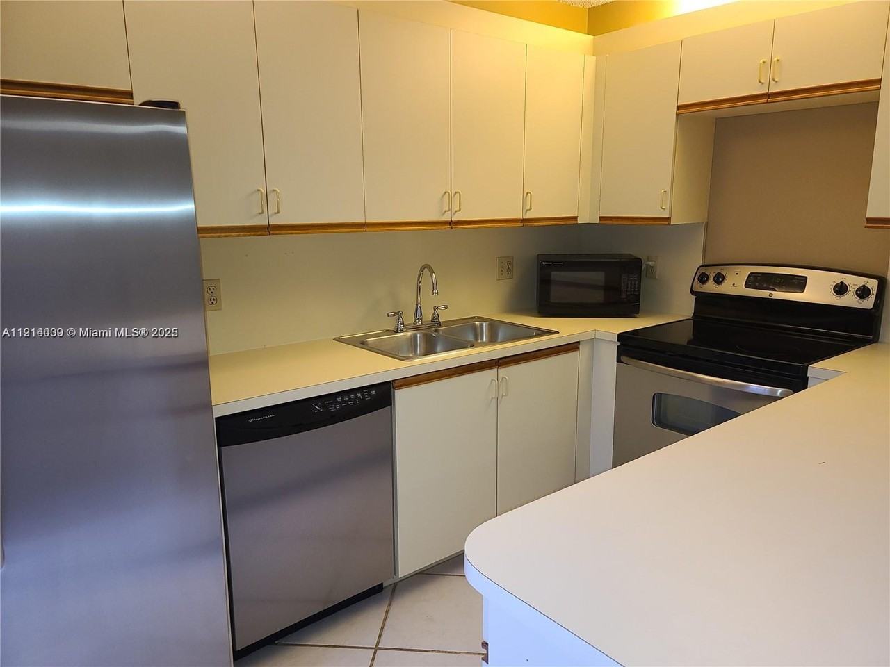 9940 Northwest 6th Court #9940 - Photo 2 of 10