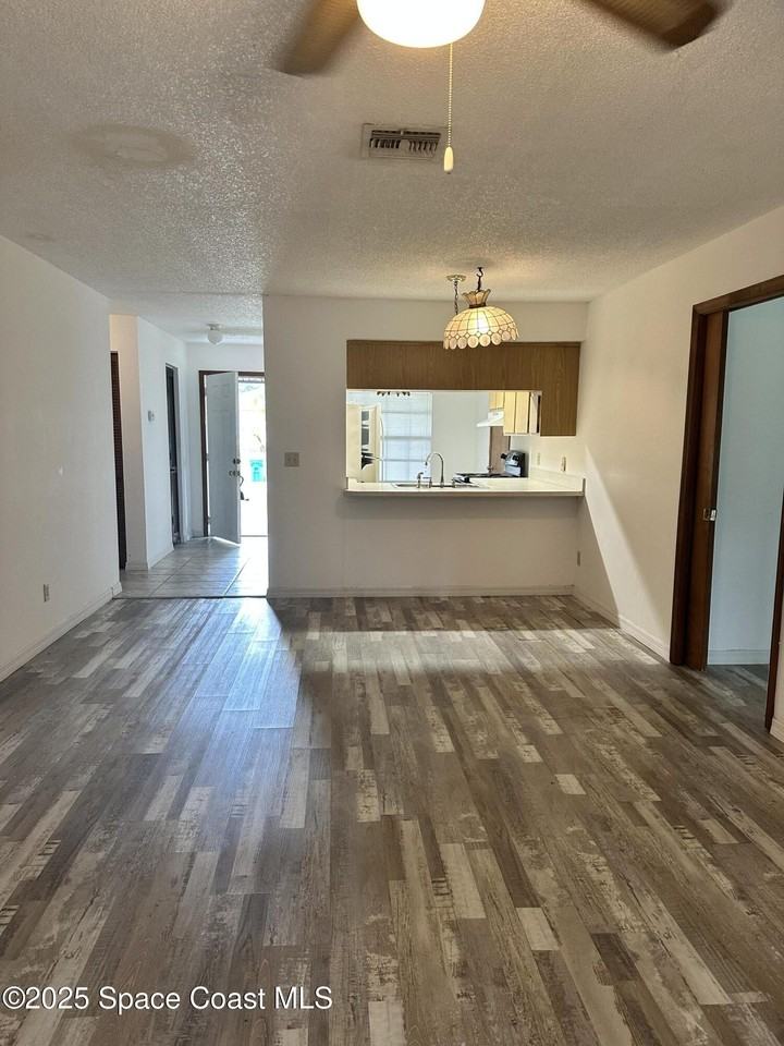 1610 Santos Street Southeast #1610B - Photo 3 of 4