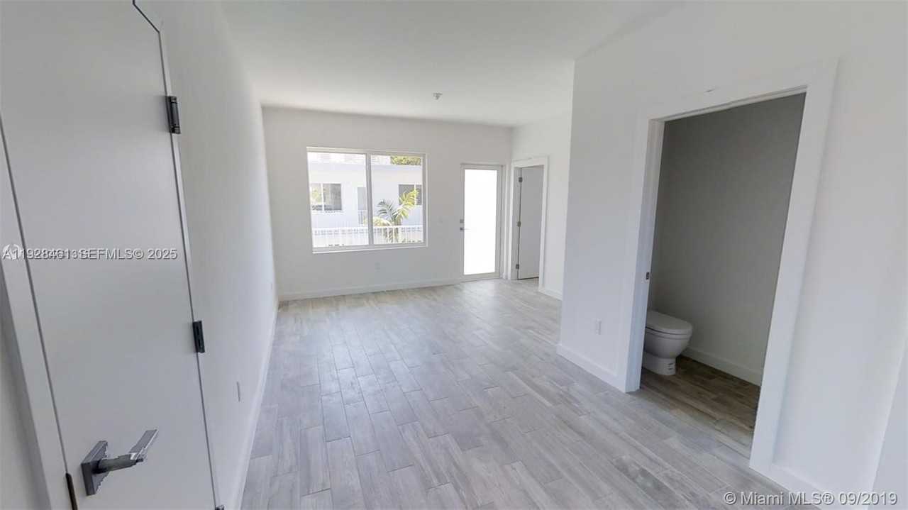 Miami Beach Drive #315-5 - Photo 5 of 17