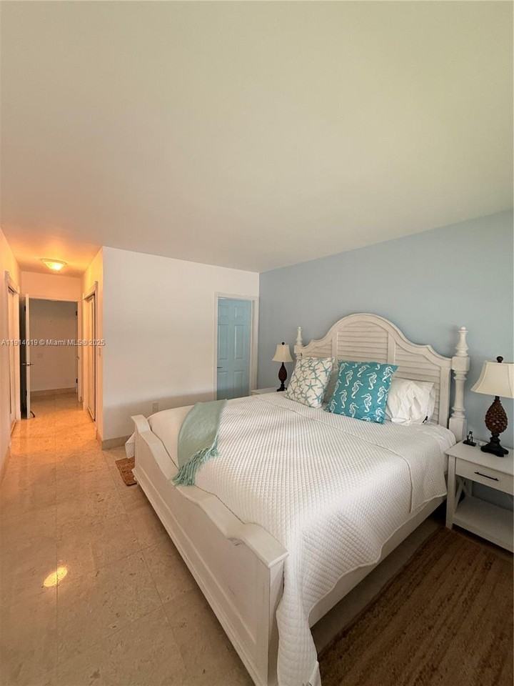 180 Isle of Venice Drive #180-100 - Photo 7 of 16