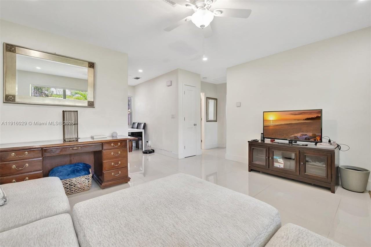 1504 Southwest 6th Avenue #1504-1504 - Photo 3 of 46