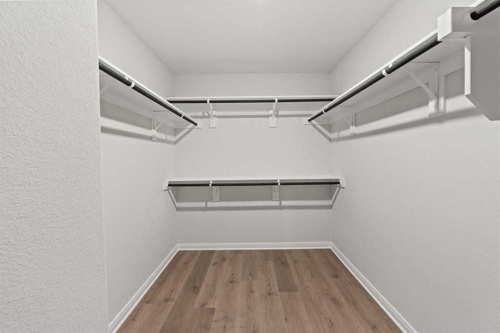 105 Magnolia Boulevard #105 - Photo 7 of 8