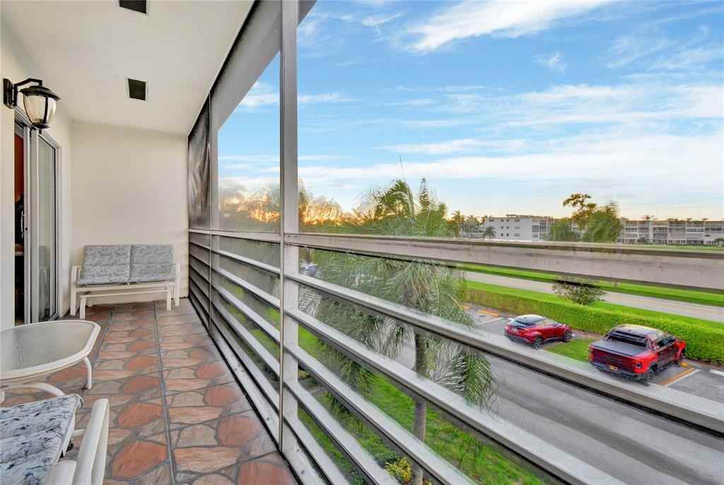 33 Fanshaw H #33-33 - Photo 3 of 16