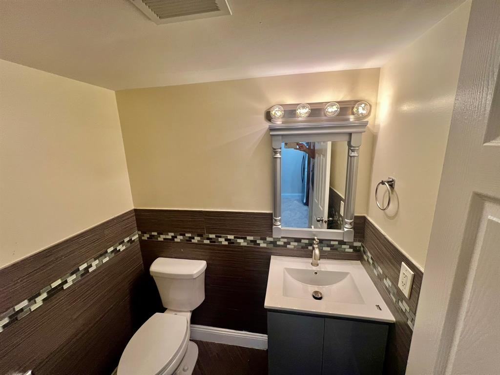 3192 North Pine Island Road #3192 - Photo 5 of 28