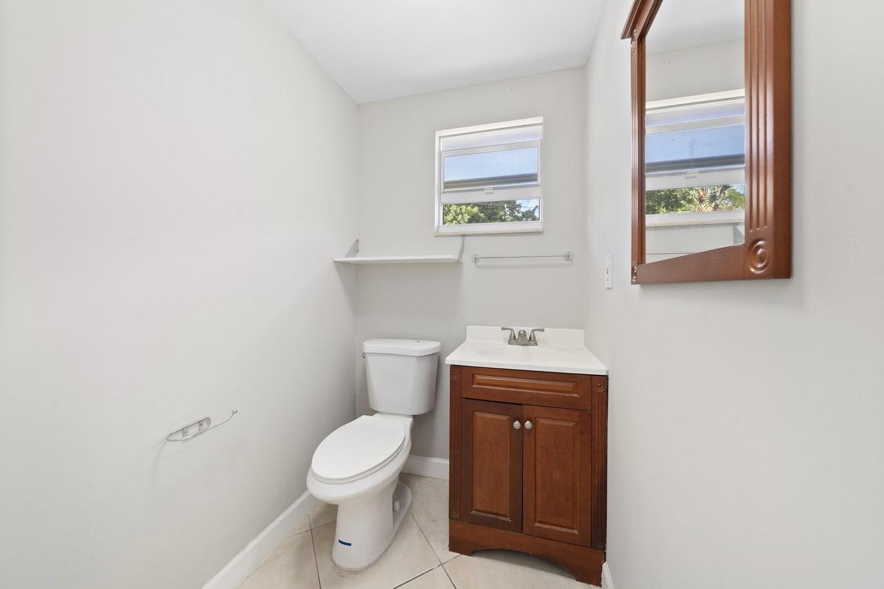 250 Northwest 11th Street #250 - Photo 7 of 30