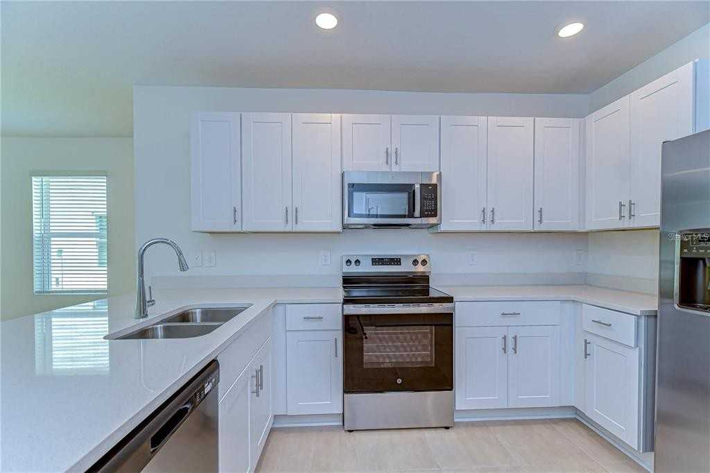 13341 Tropical Breeze Way #13341 - Photo 5 of 21