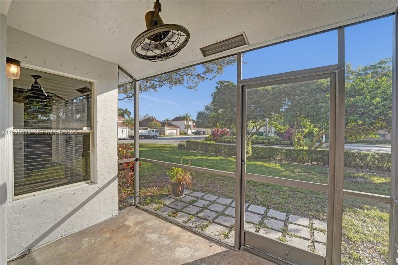 9012 Lake Park Circle South #9012 - Photo 4 of 47