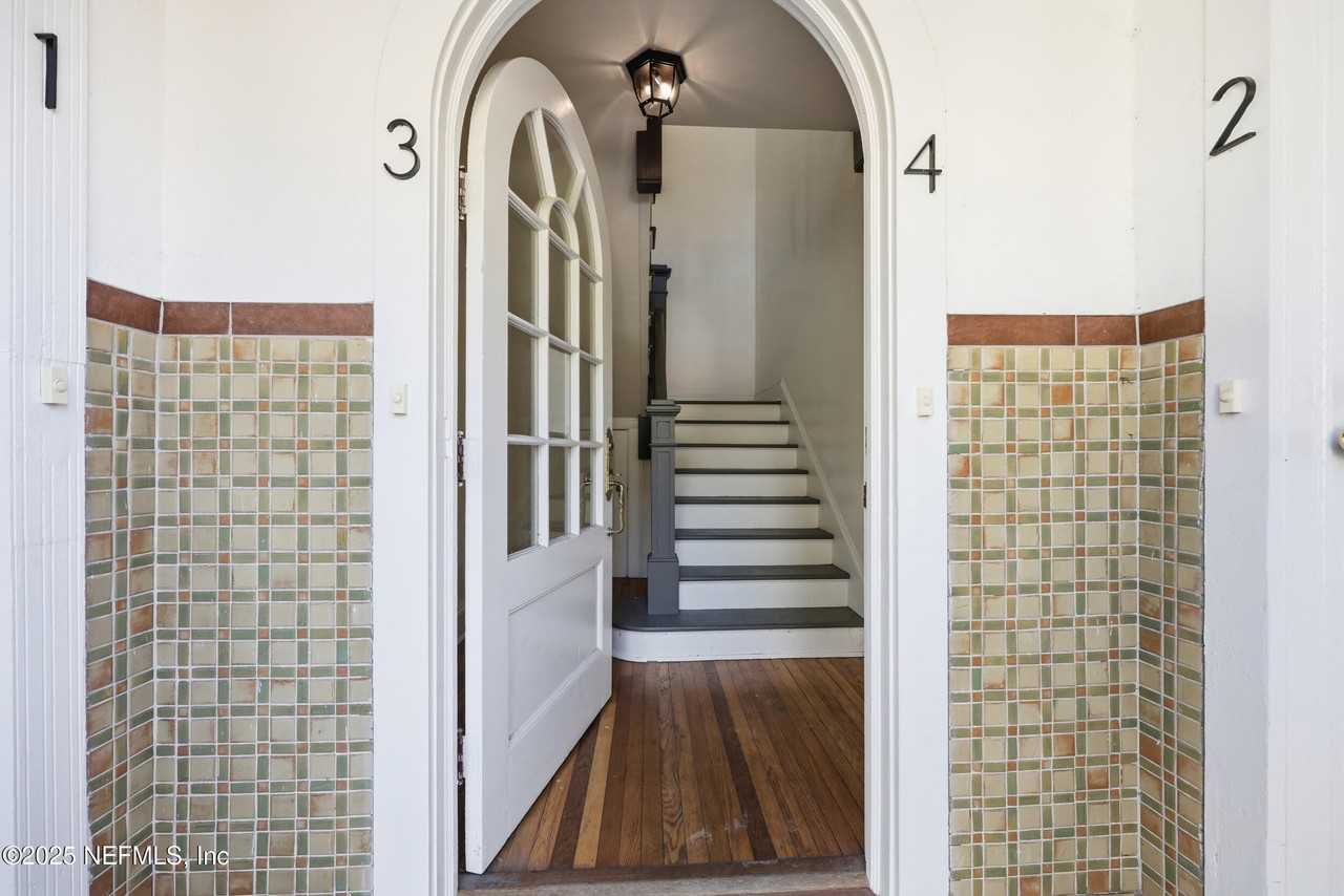 3110 Oak Street #3110-4 - Photo 2 of 19