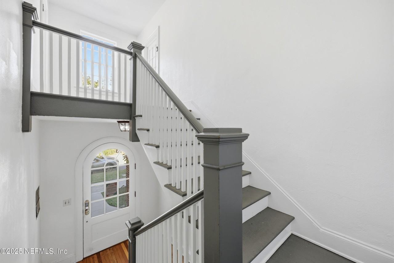 3110 Oak Street #3110-4 - Photo 3 of 19