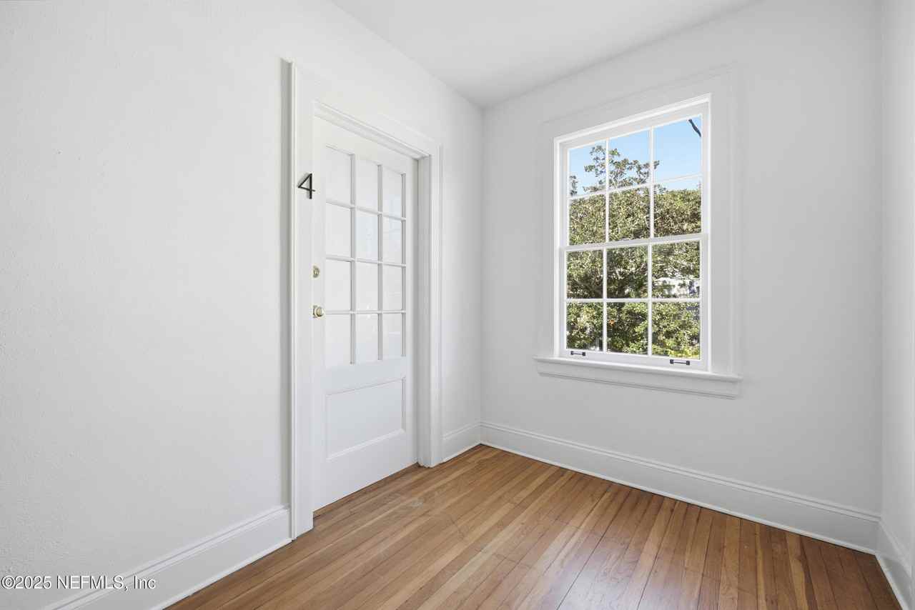 3110 Oak Street #3110-4 - Photo 4 of 19