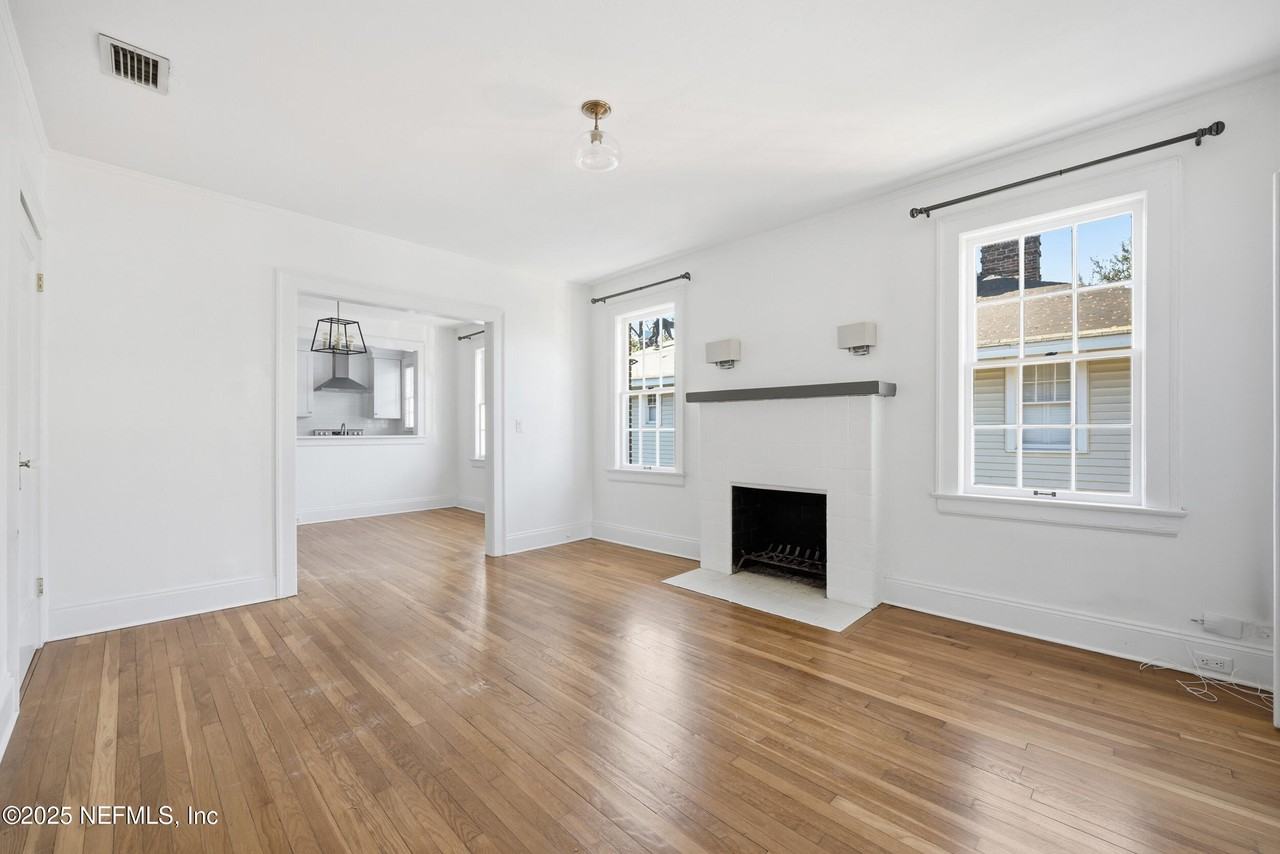 3110 Oak Street #3110-4 - Photo 7 of 19