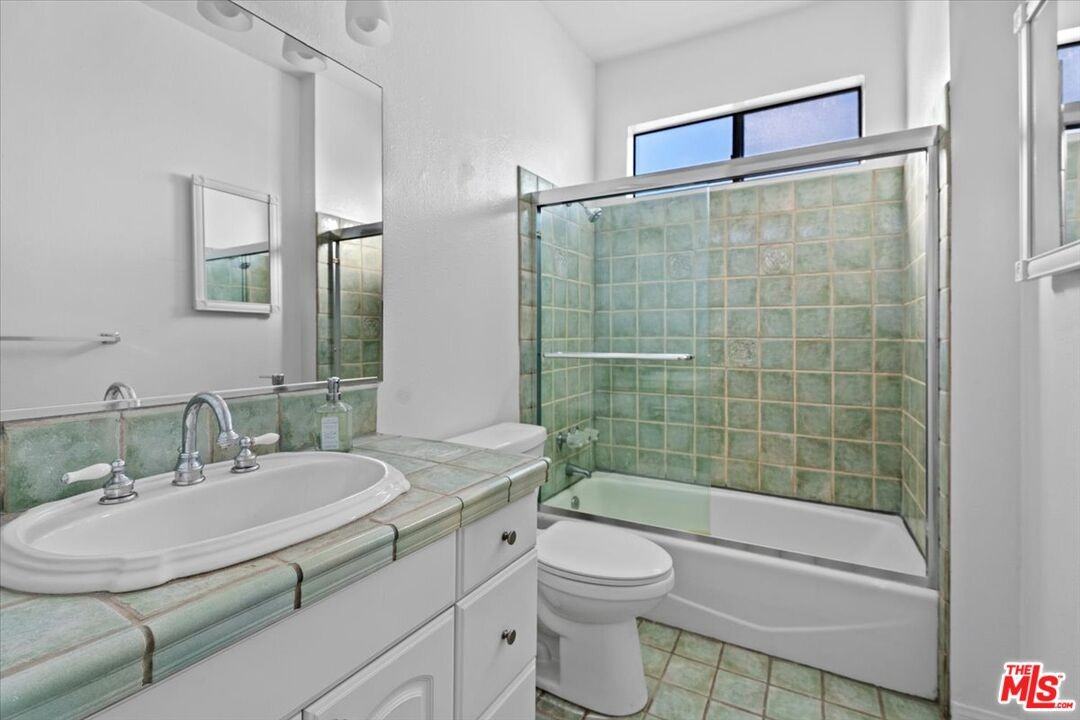 11827 Goshen Avenue #11827-201 - Photo 5 of 26