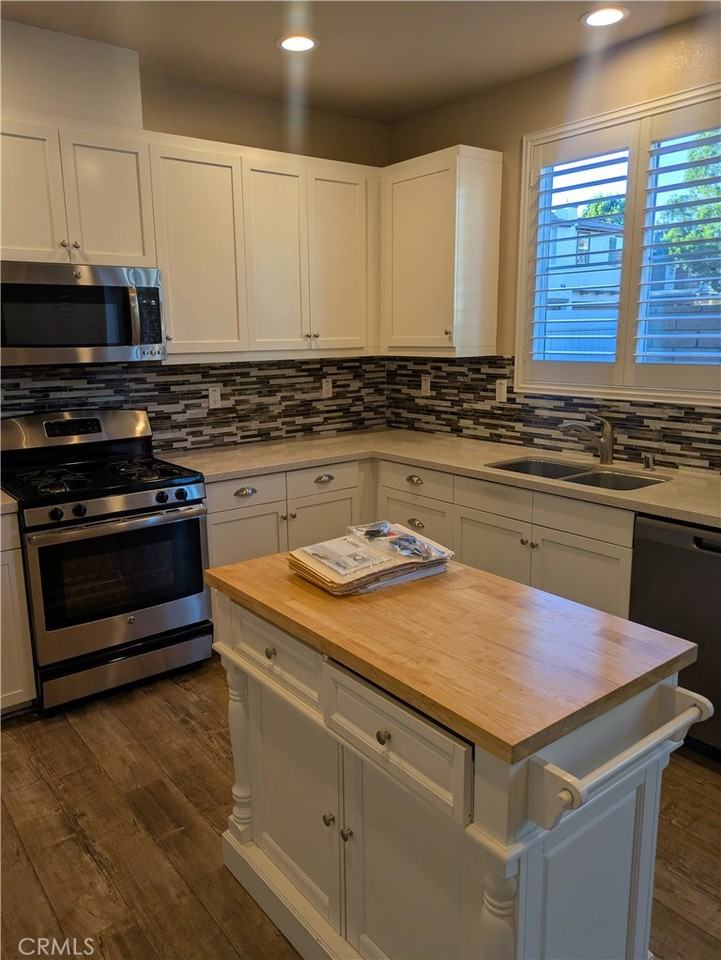 42945 Avenida Amistad #42945 - Photo 6 of 32