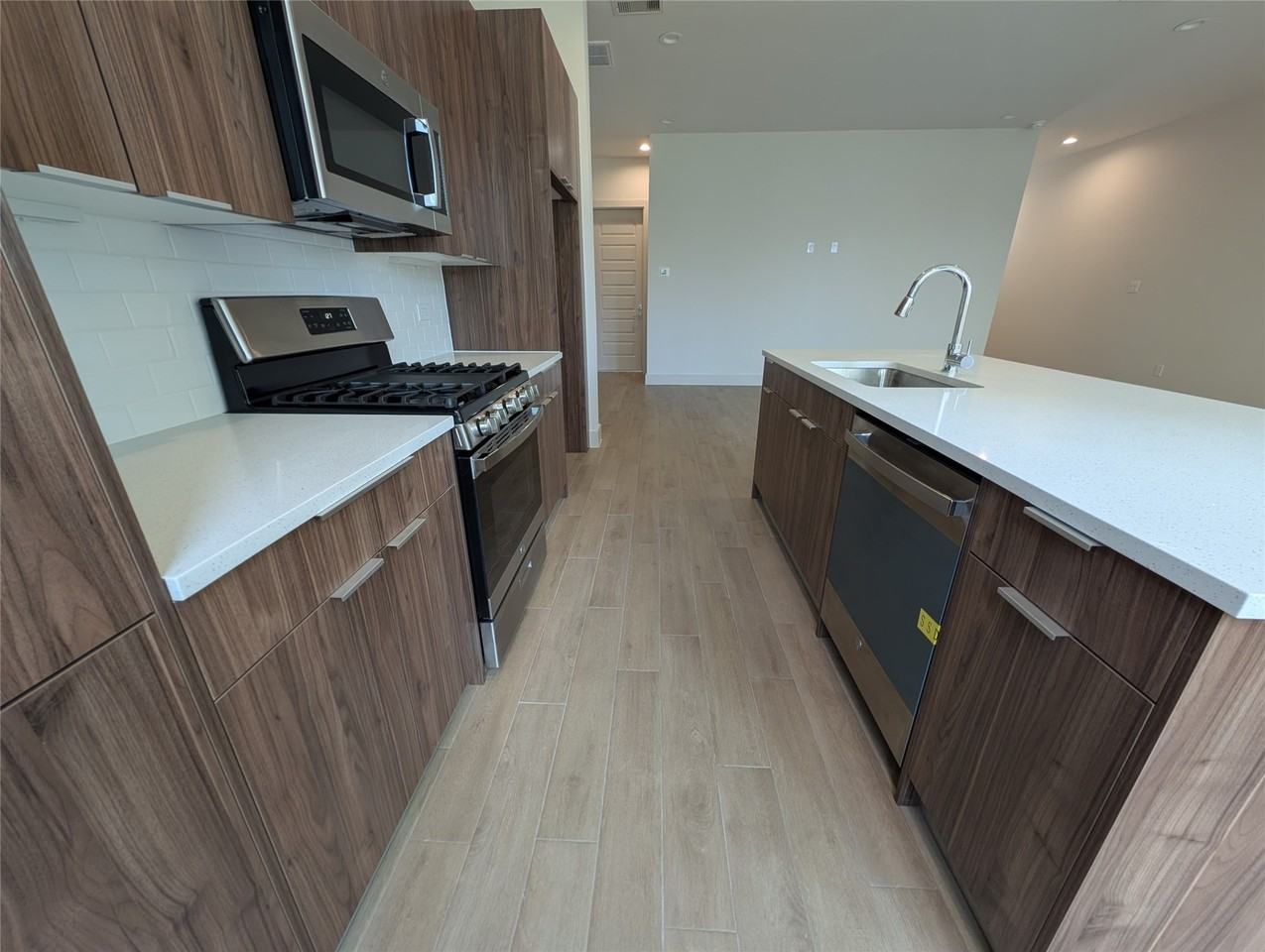 4403 Abaco Ln #4403 - Photo 2 of 39