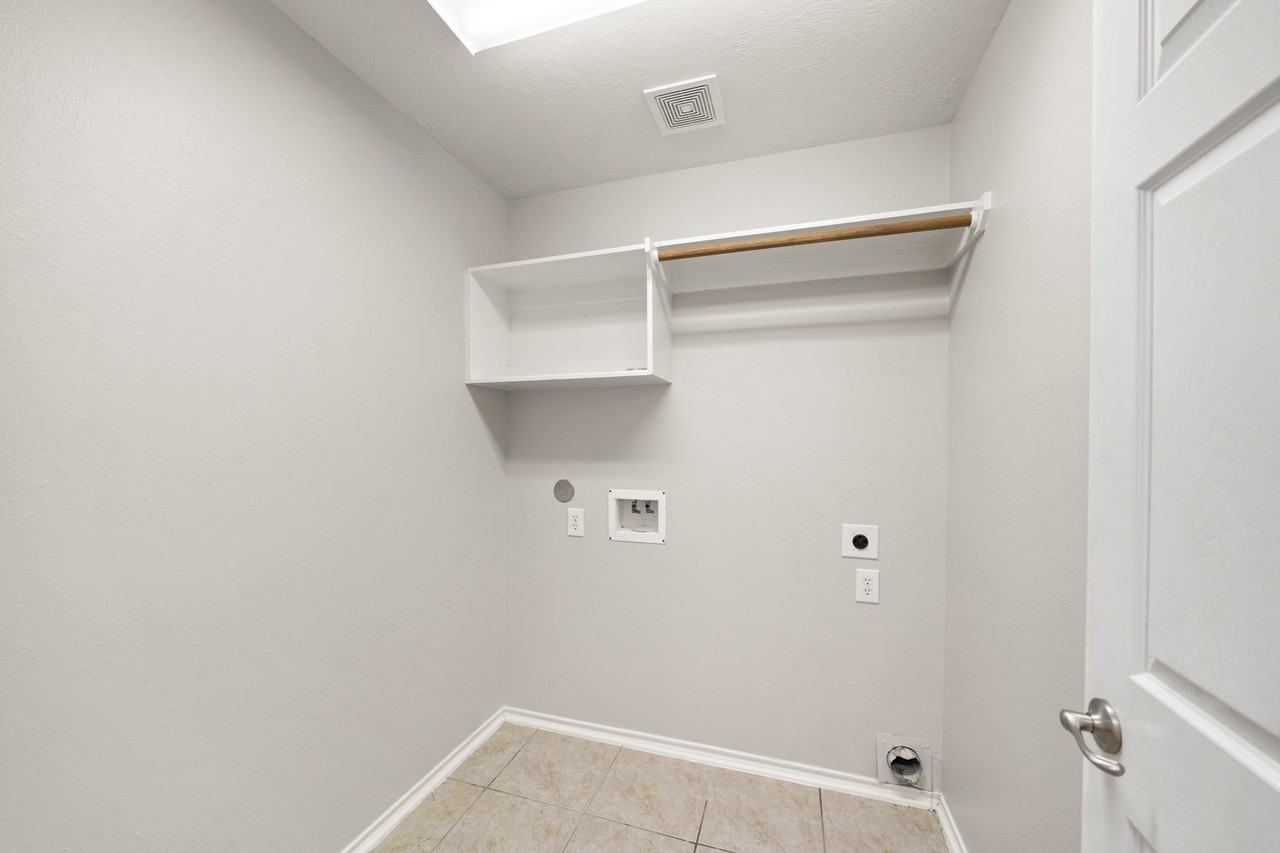 11811 Misty Peak Lane #11811 - Photo 3 of 25