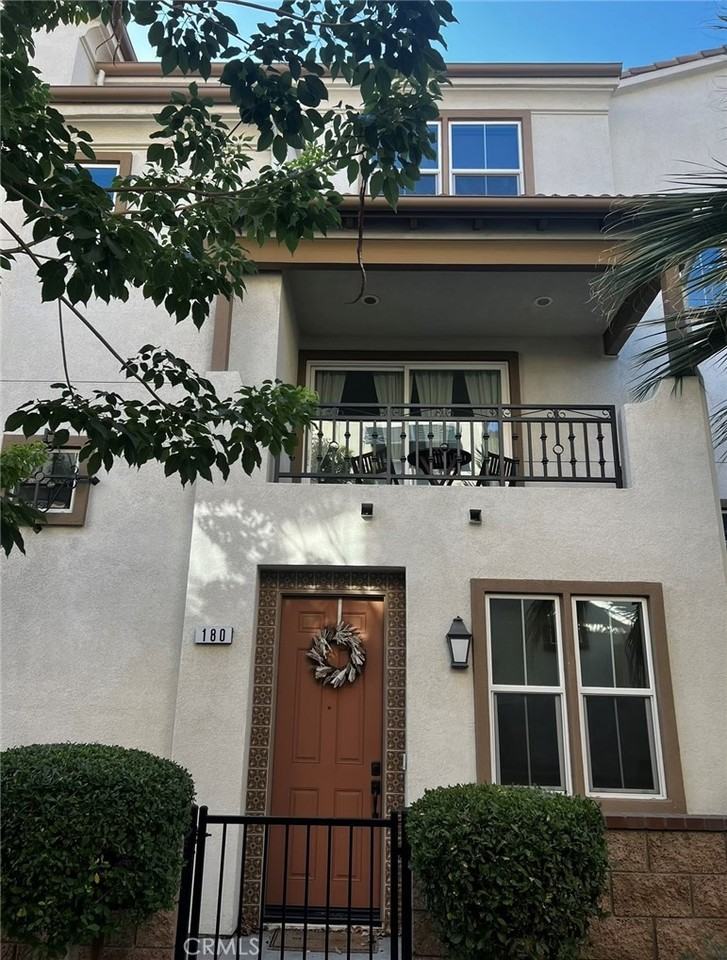 180 Dorsett Avenue #180 - Photo 3 of 27