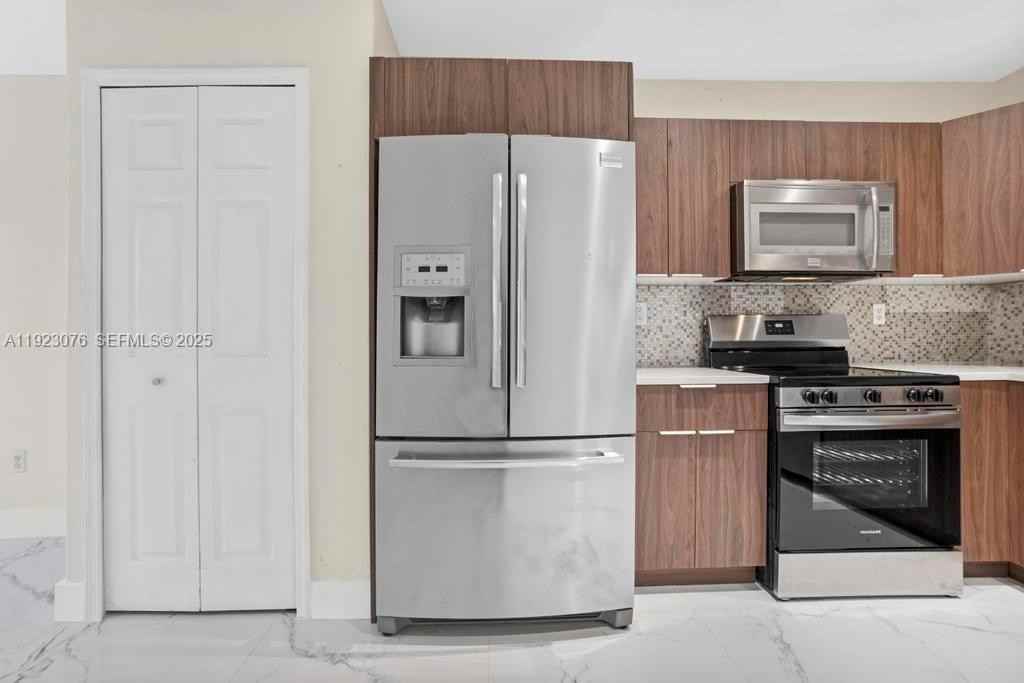 11462 Nw 48th Ter #11462 - Photo 3 of 50