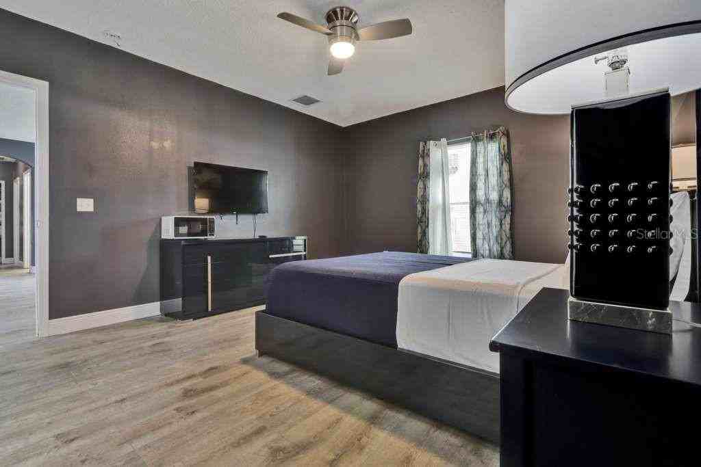 820 Grantham Drive #820 - Photo 3 of 32