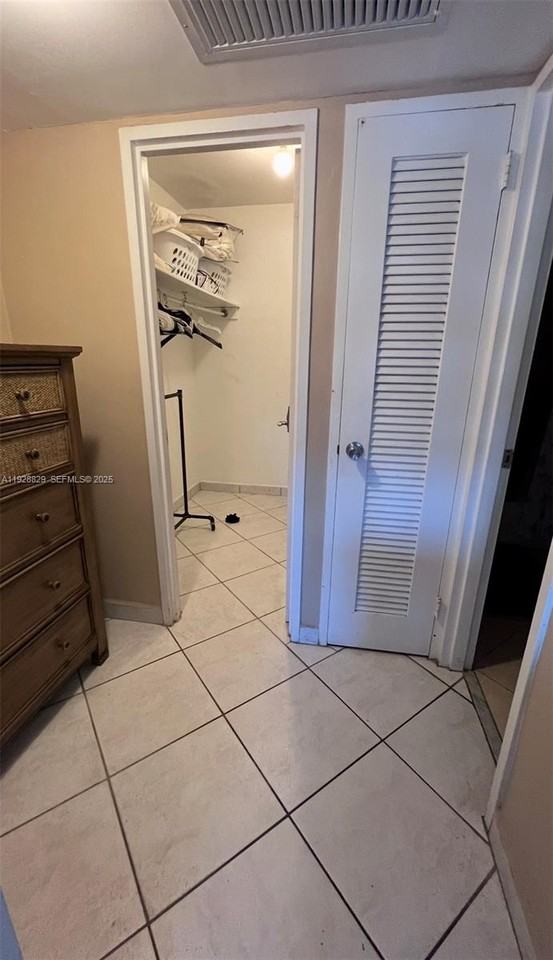 5161 Collins Avenue #5161-1701 - Photo 7 of 17