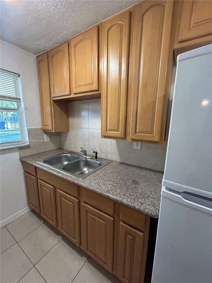 1126 Southwest 15th Terrace #1126-2 - Photo 5 of 13