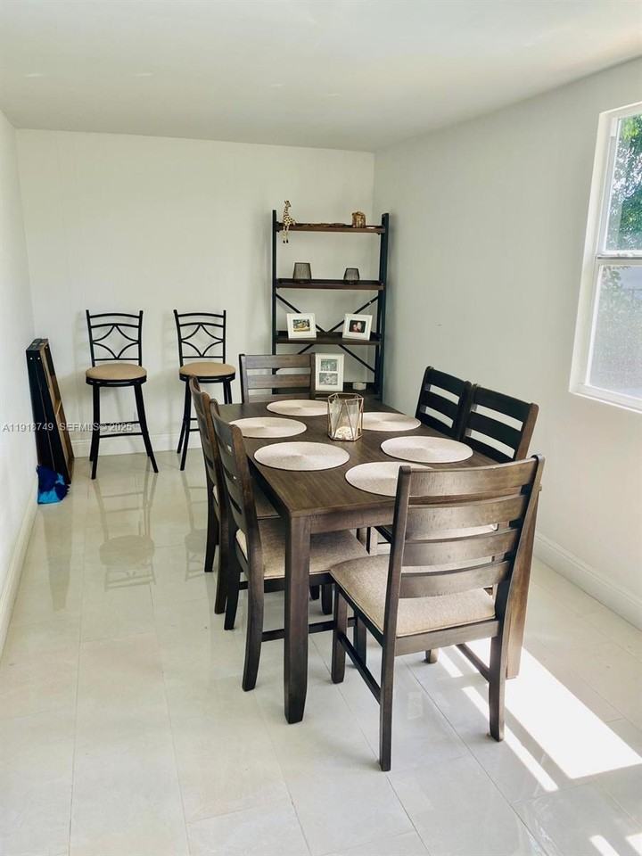 1810 Southwest 22nd Avenue #1810 - Photo 5 of 31