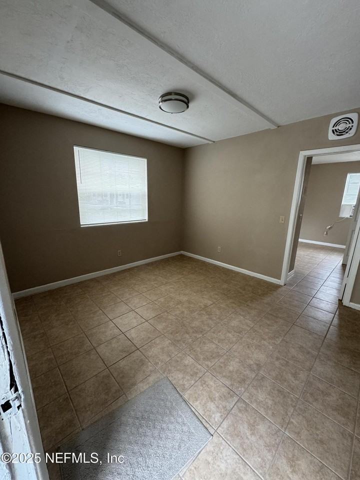 916 Childrens Way #916-4 - Photo 2 of 9