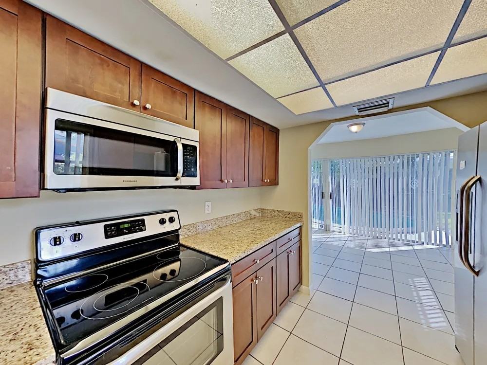 2242 Cypress Creek Road #NA - Photo 4 of 10