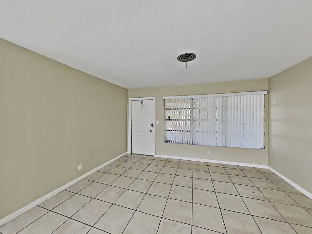 2242 Cypress Creek Road #NA - Photo 7 of 10