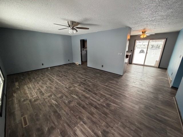 447 2nd Ave Sw #NA - Photo 3 of 10