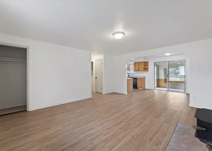 1319 East Victory Road #NA - Photo 2 of 19