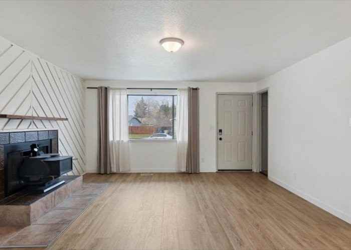 1319 East Victory Road #NA - Photo 4 of 19