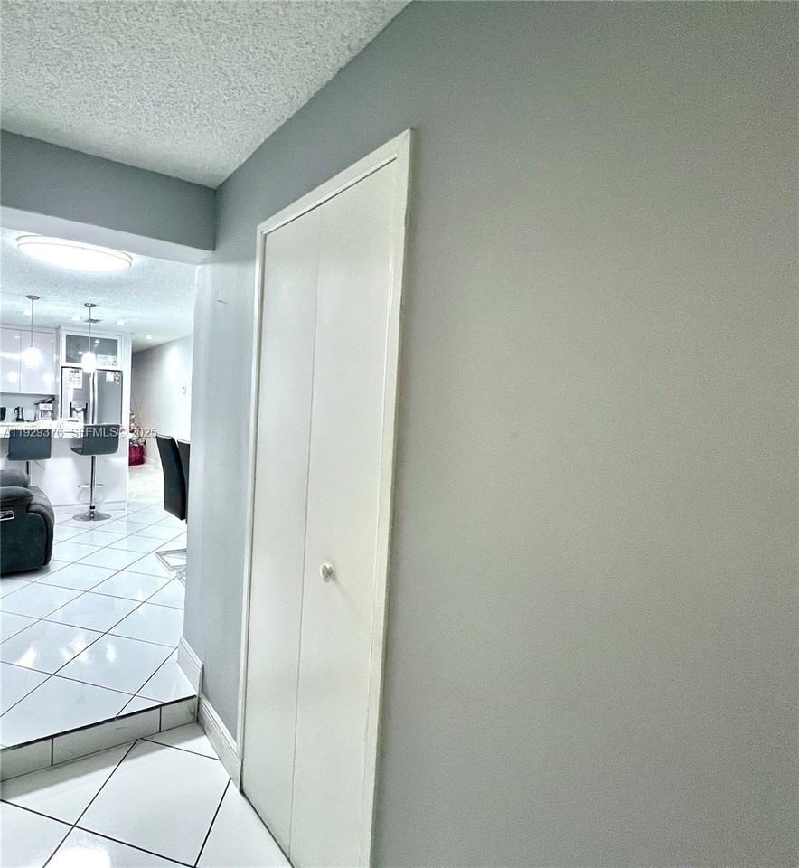 1430 West 42nd Street #1430 - Photo 3 of 21