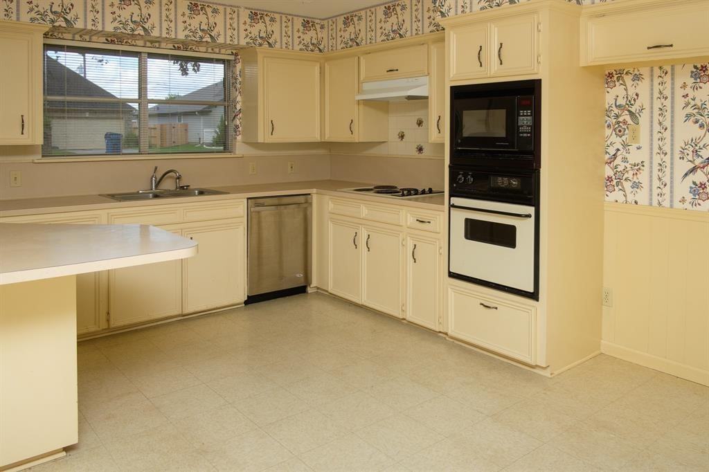 9231 Kostelnik Street #9231 - Photo 5 of 28