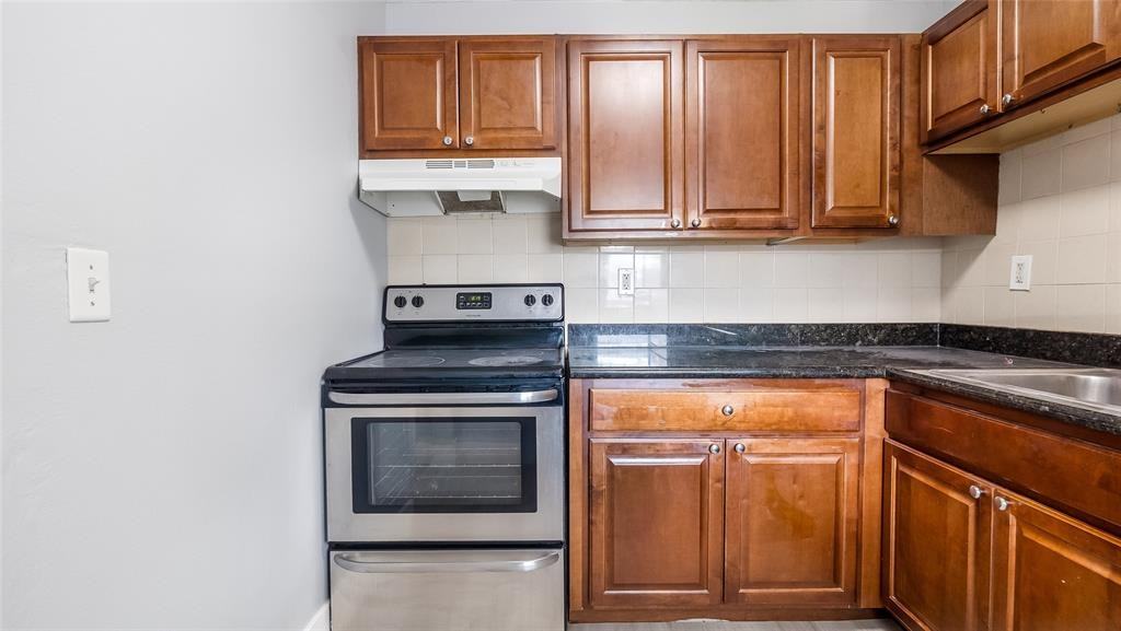 626 Southwest 14th Avenue #626-202 - Photo 4 of 15