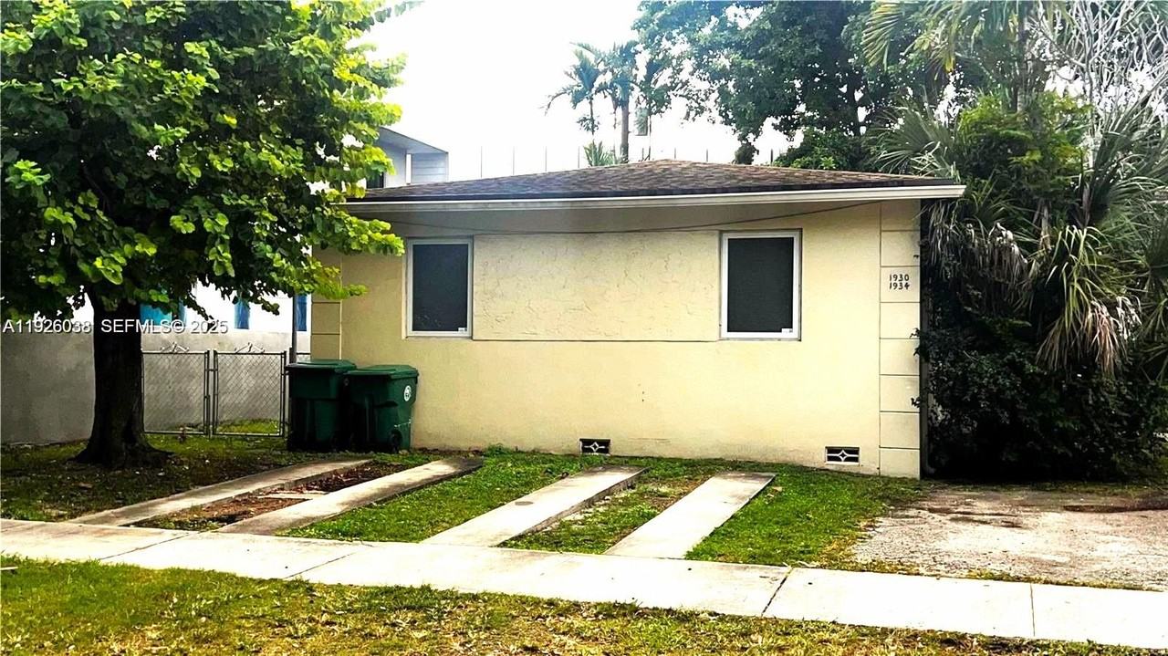 1930 Sw 25th Ter #1930-2 - Photo 3 of 7