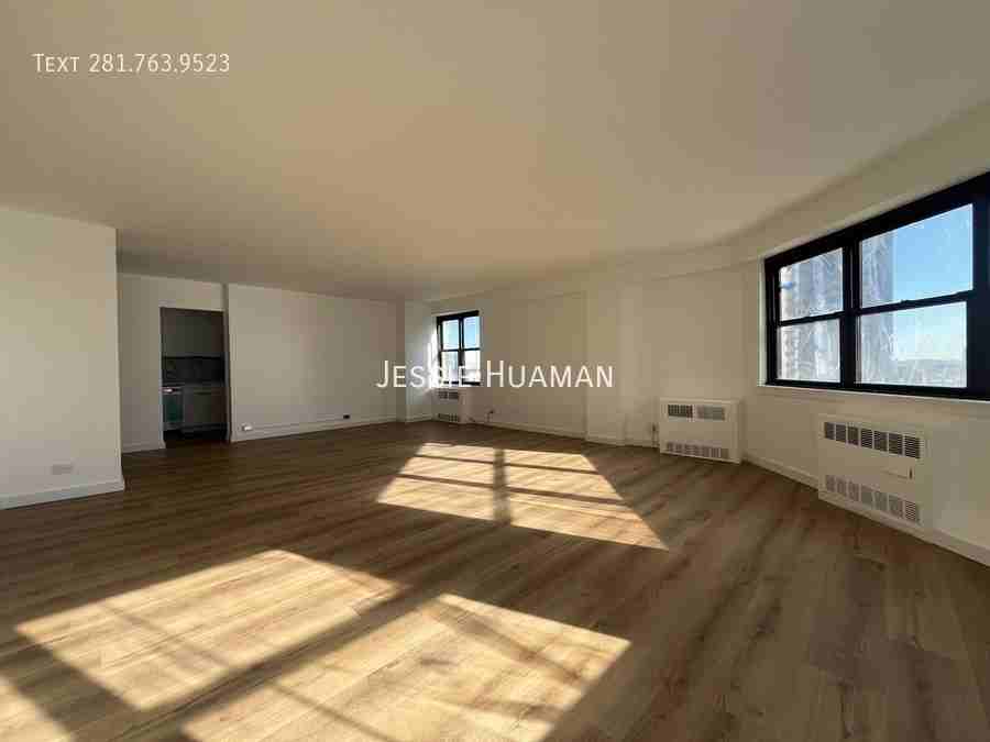 399 East 72nd Street #19 - Photo 2 of 7