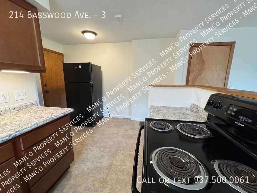 214 Basswood Avenue #3 - Photo 5 of 8