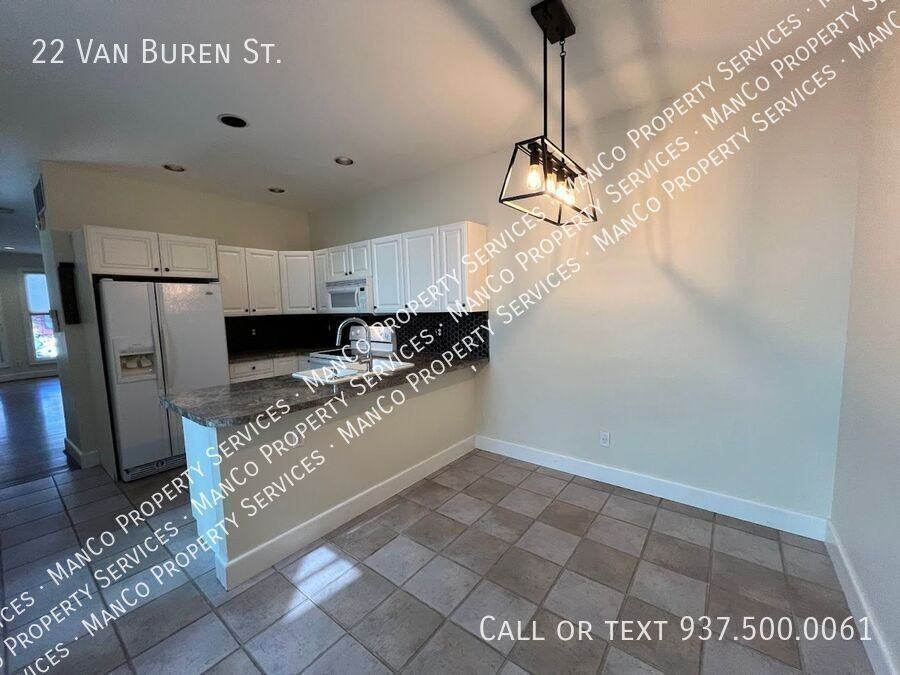 22 Van Buren St - Photo 6 of 15