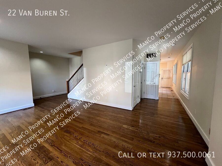 22 Van Buren St - Photo 7 of 15