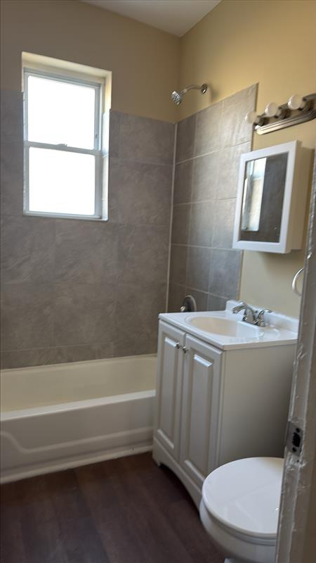 168 South Clinton Street - Photo 4 of 8