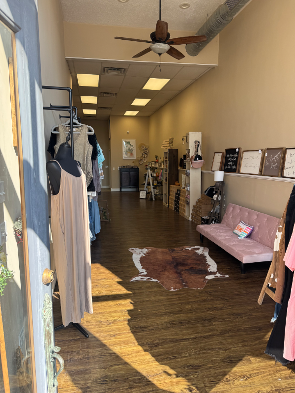 172 S Maple St - Photo 2 of 9