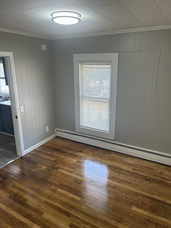 88 Elm St - Photo 4 of 9