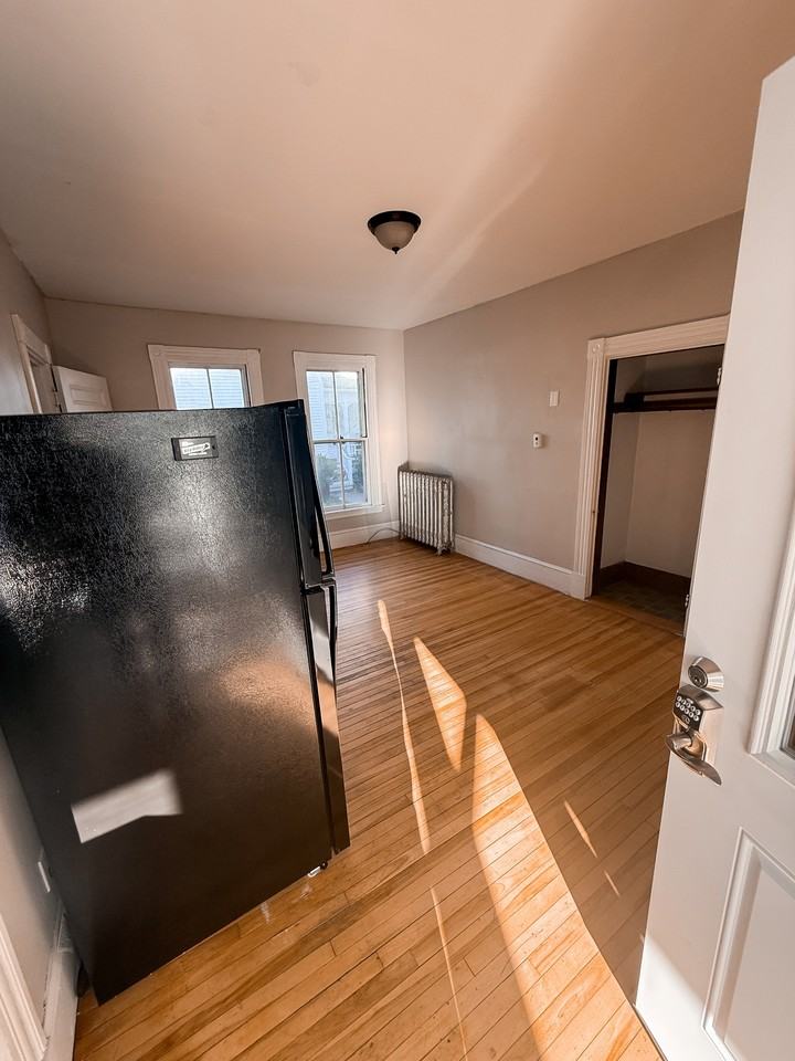 30 Pleasant St - Photo 2 of 7