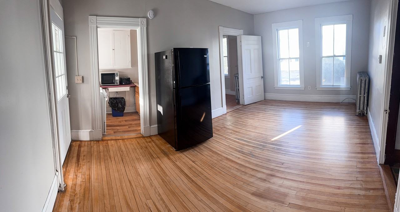 30 Pleasant St - Photo 3 of 7