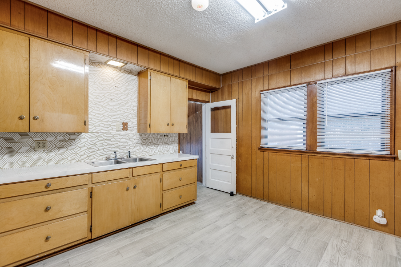 7291 Ash Street - Photo 7 of 13