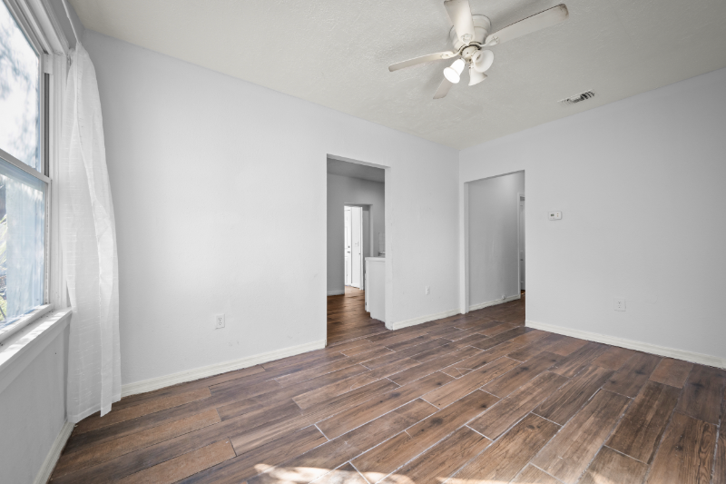 1602 Wambolt St - Photo 3 of 31