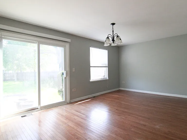 1124 Crimson Court - Photo 5 of 9