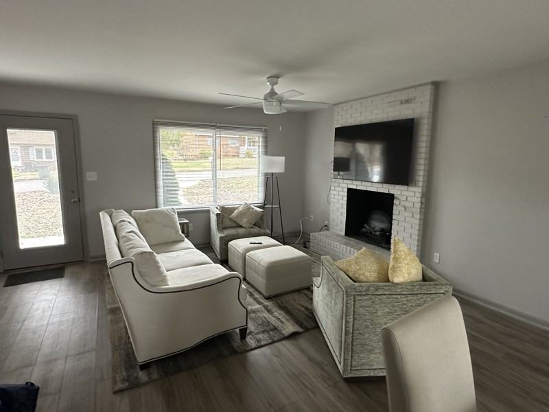 1523 Robin Road - Photo 3 of 9