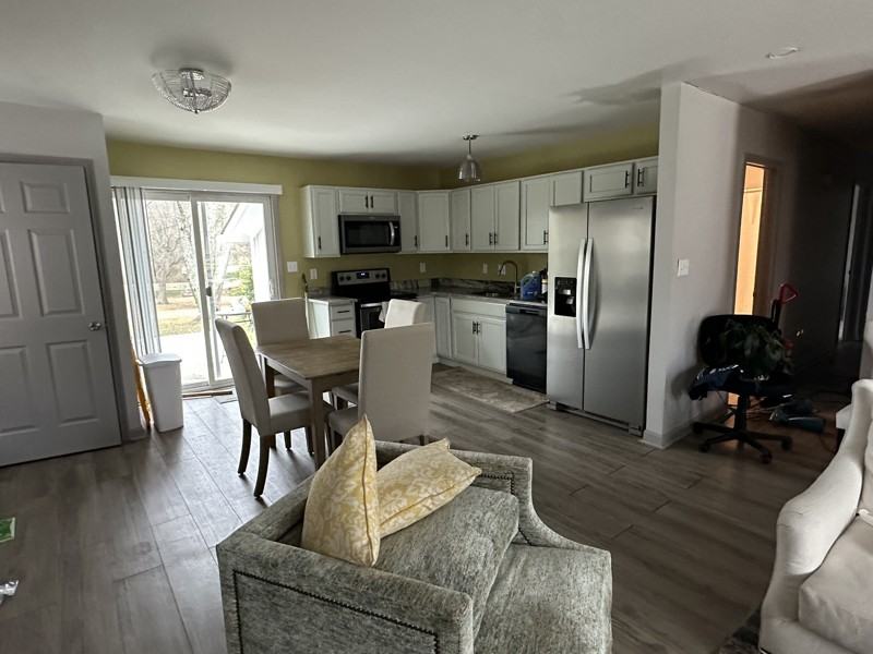 1523 Robin Road - Photo 4 of 9